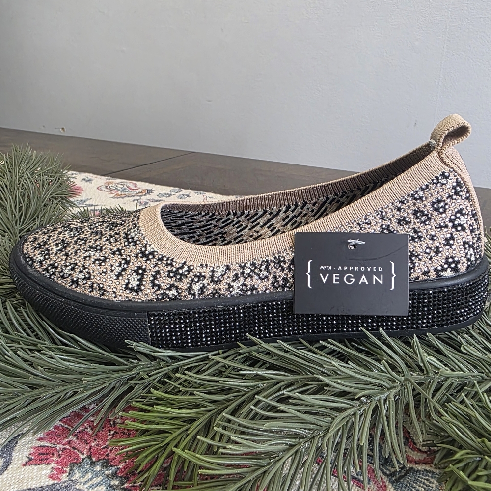 bernie mev. Women's Mika Slip-ons in Blush Leopard